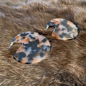 NWOT Marbled Resin Earrings